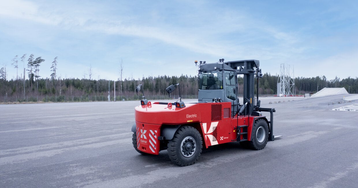 All set to support wind power with emission-free lifting: Heavy Electric Forklifts